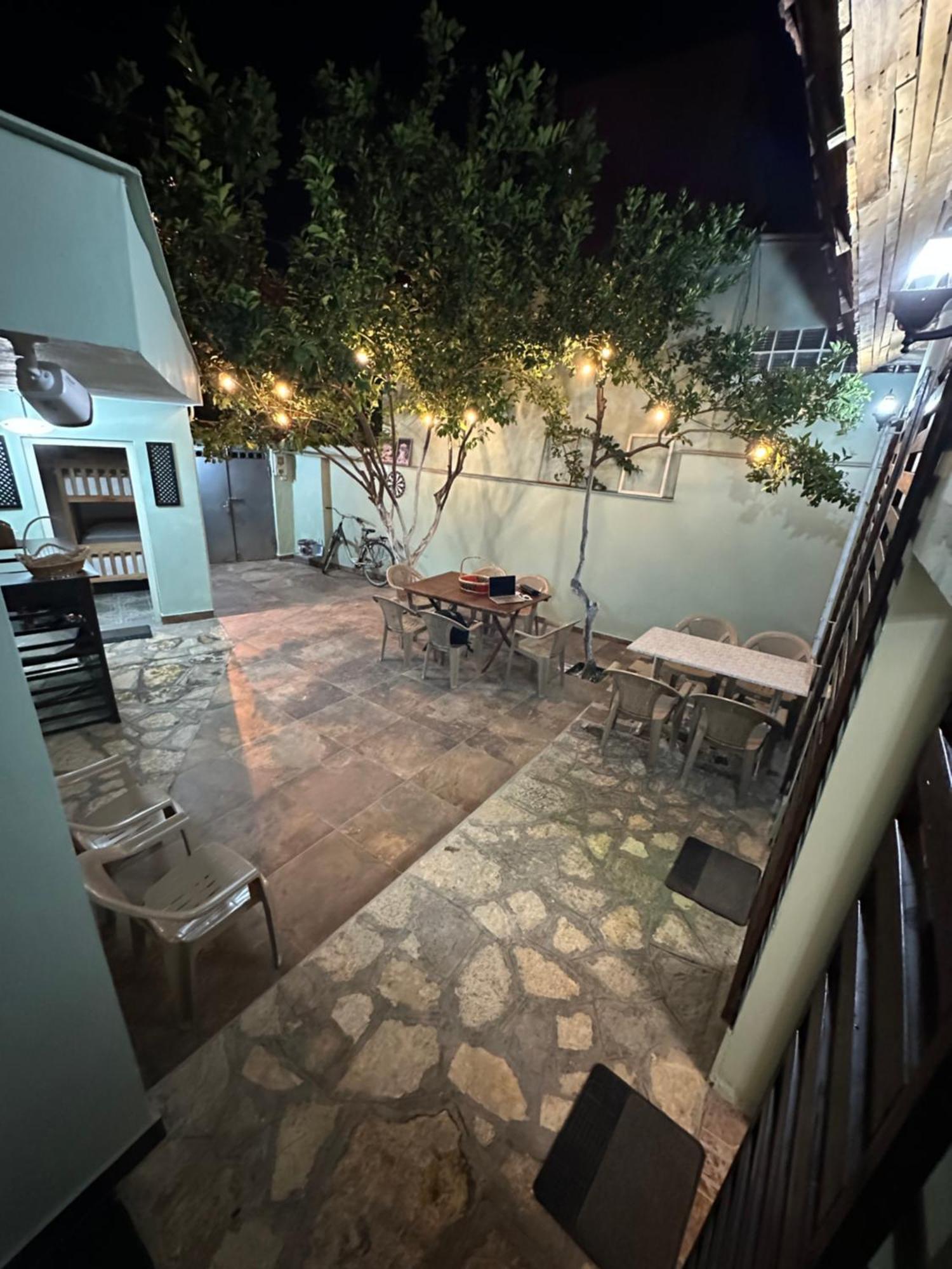 Tirana Lemon Breeze Hostel Bagian luar foto