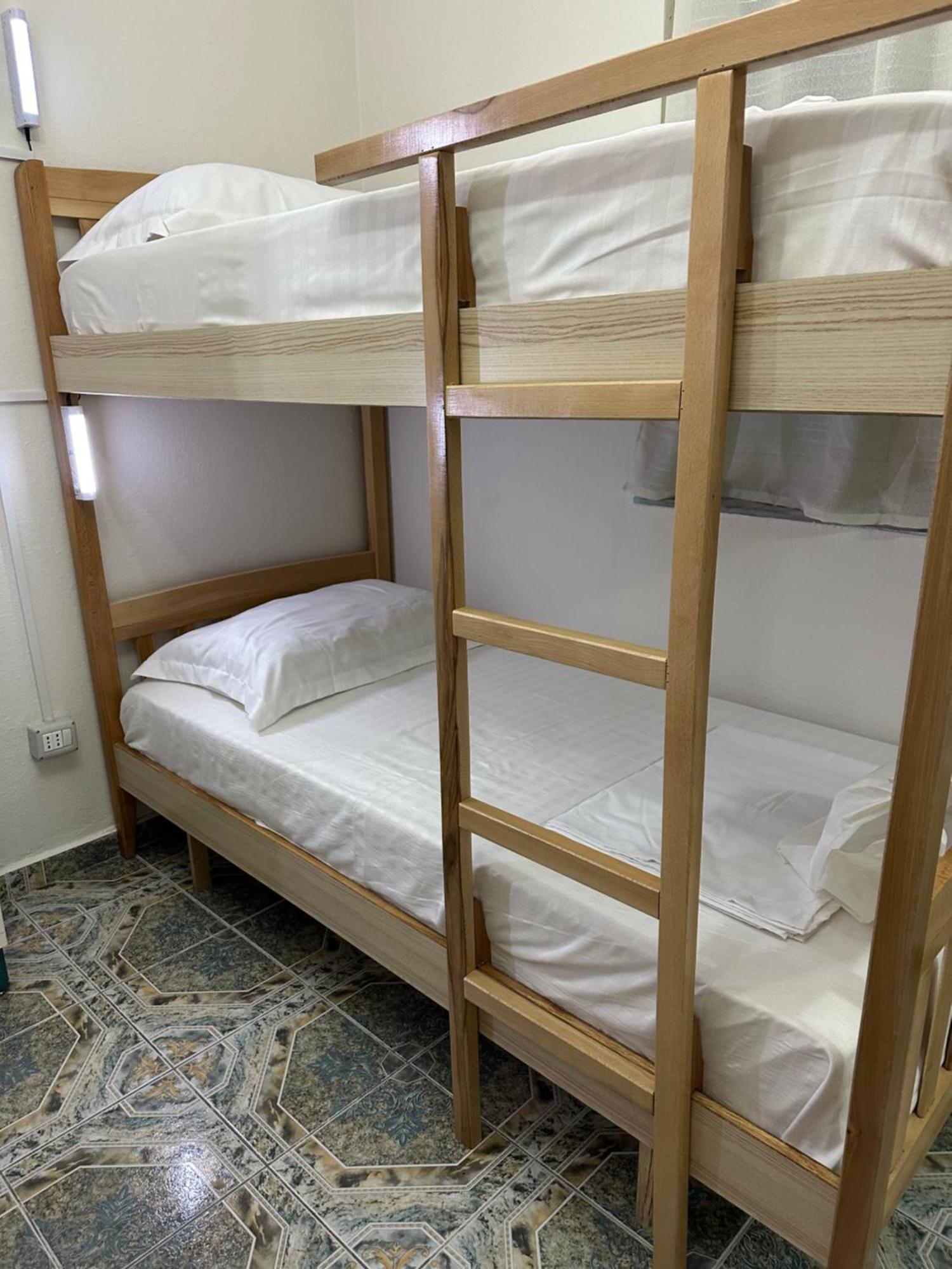 Tirana Lemon Breeze Hostel Bagian luar foto