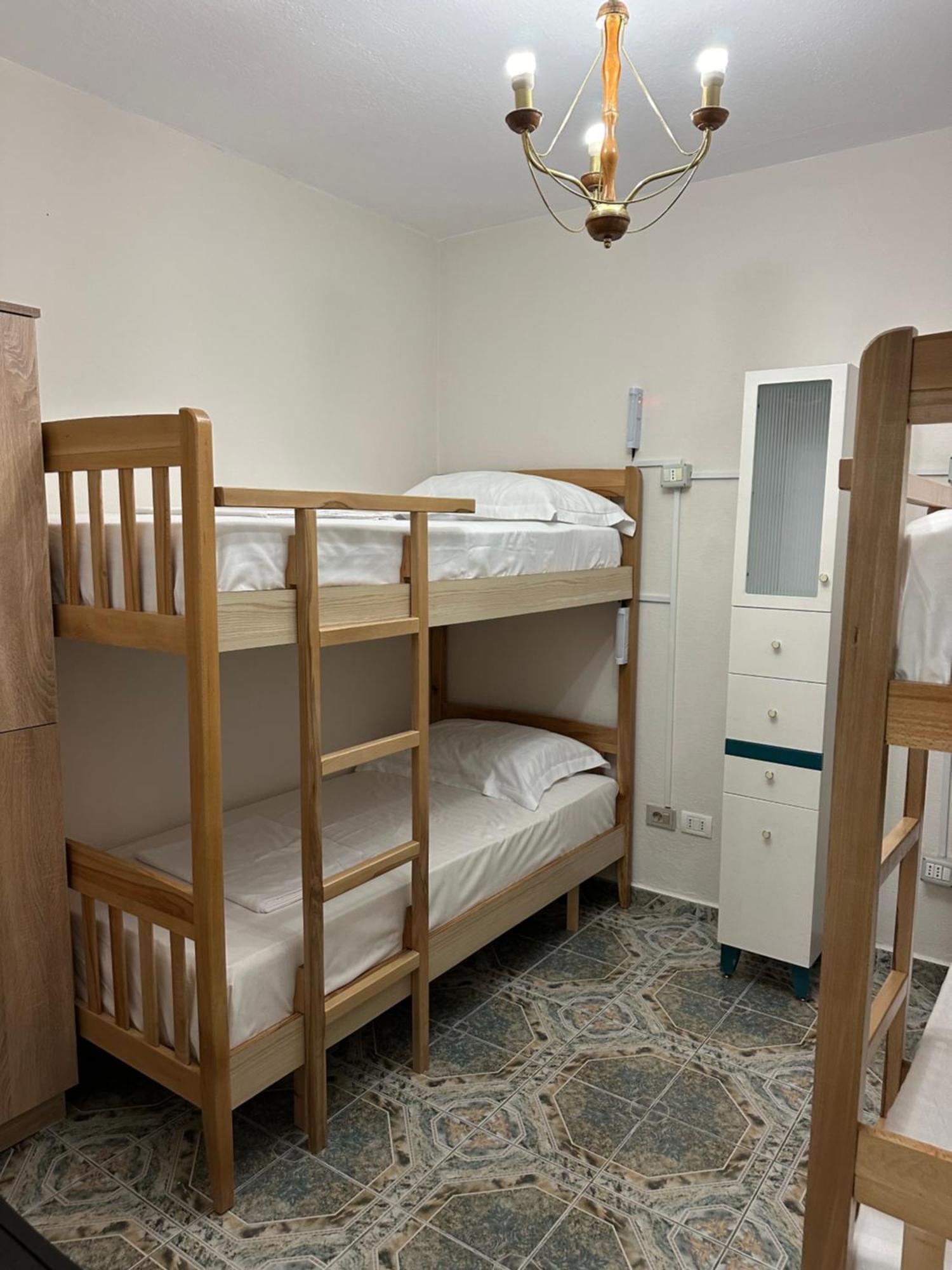 Tirana Lemon Breeze Hostel Bagian luar foto