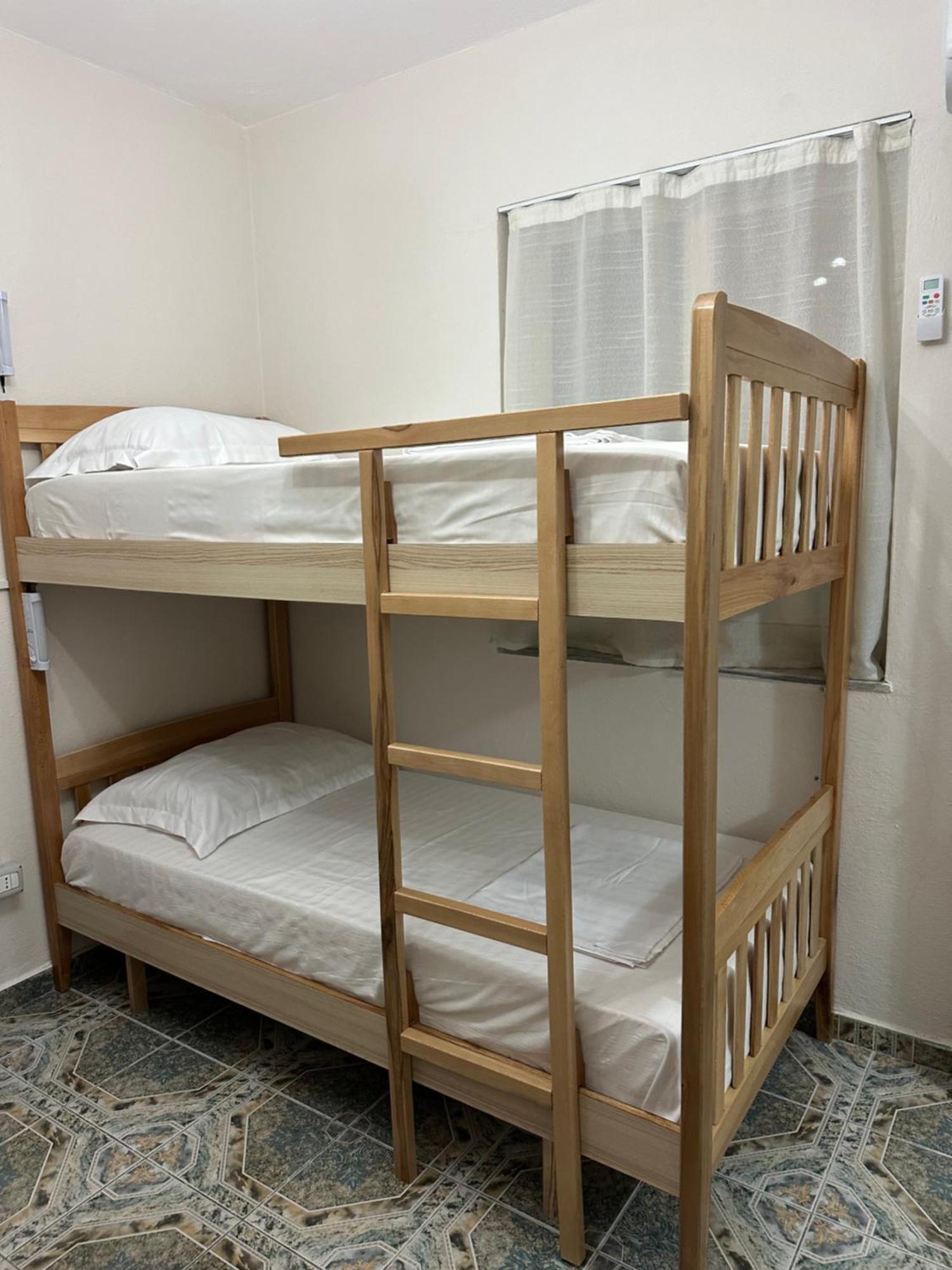 Tirana Lemon Breeze Hostel Bagian luar foto