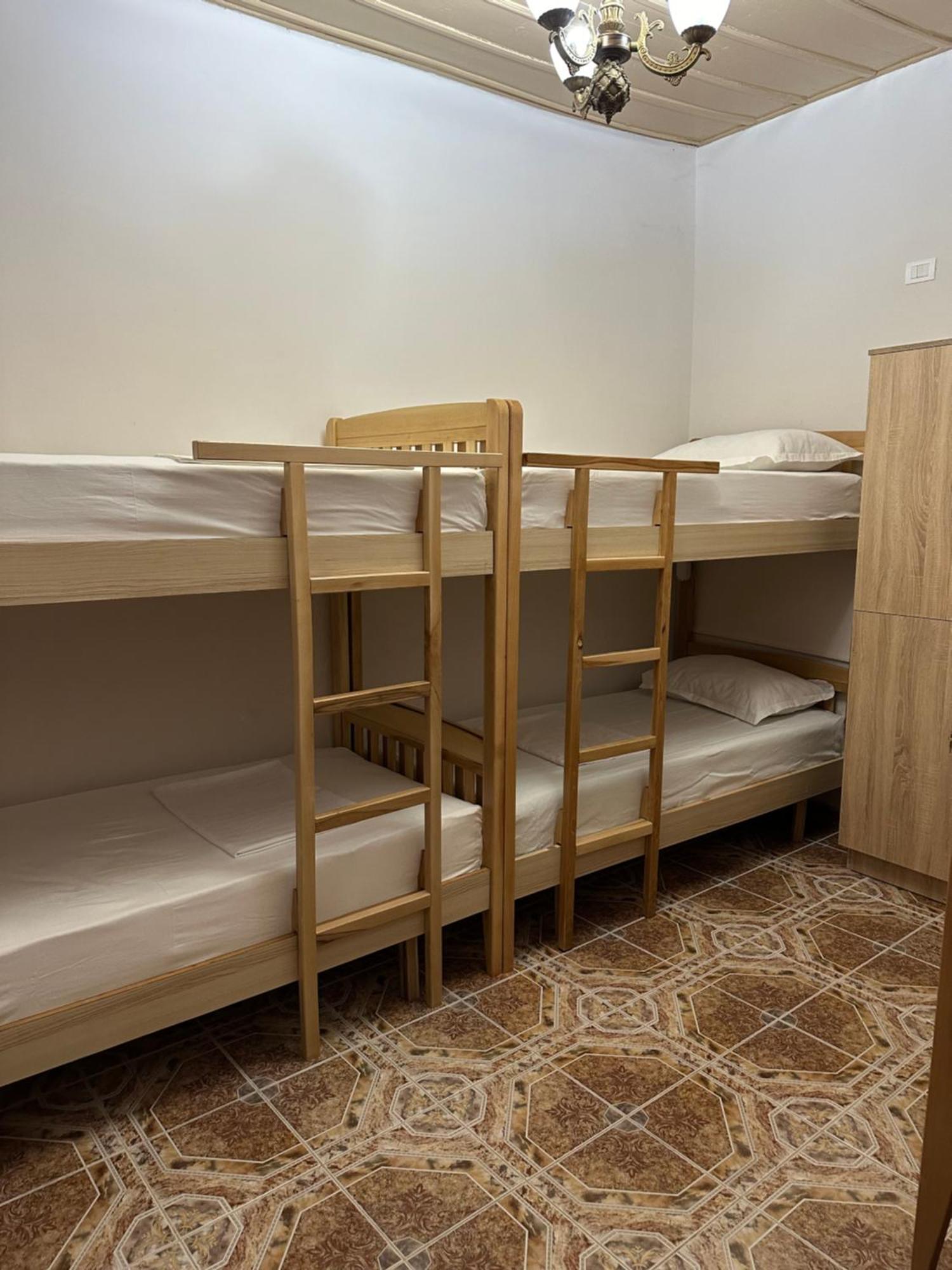 Tirana Lemon Breeze Hostel Bagian luar foto