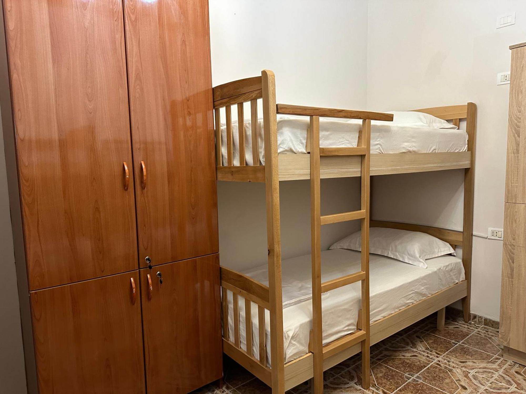 Tirana Lemon Breeze Hostel Bagian luar foto