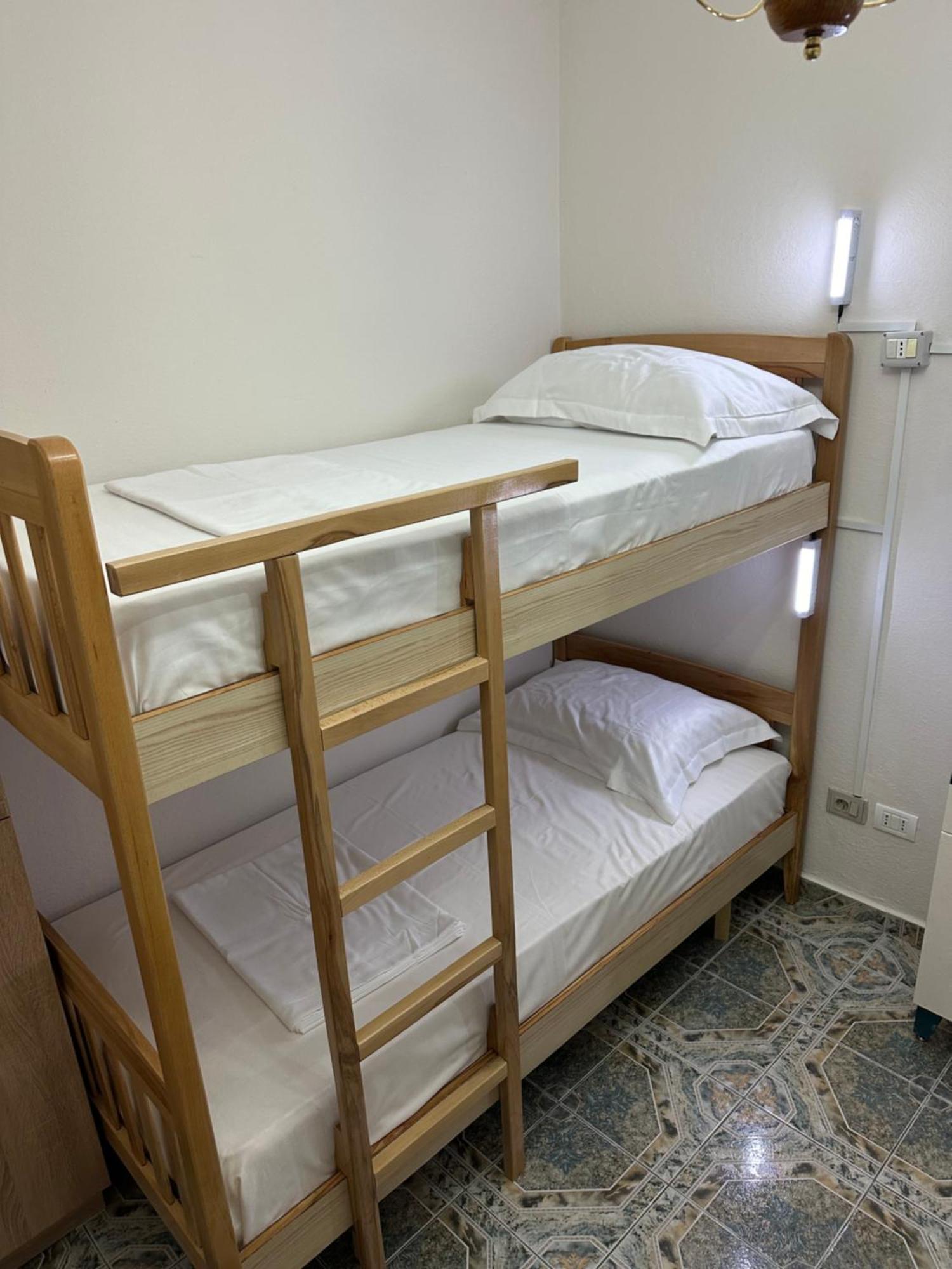 Tirana Lemon Breeze Hostel Bagian luar foto