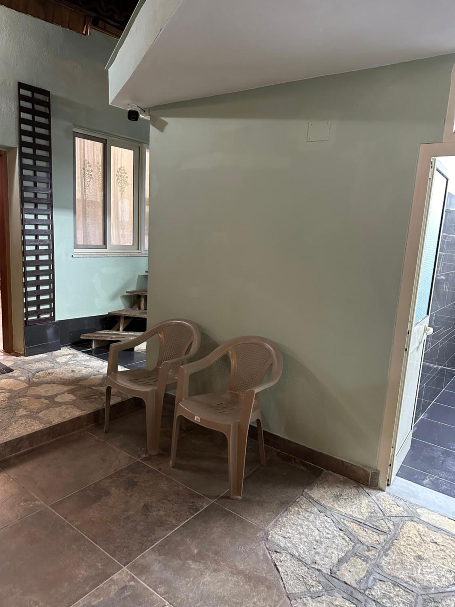 Tirana Lemon Breeze Hostel Bagian luar foto