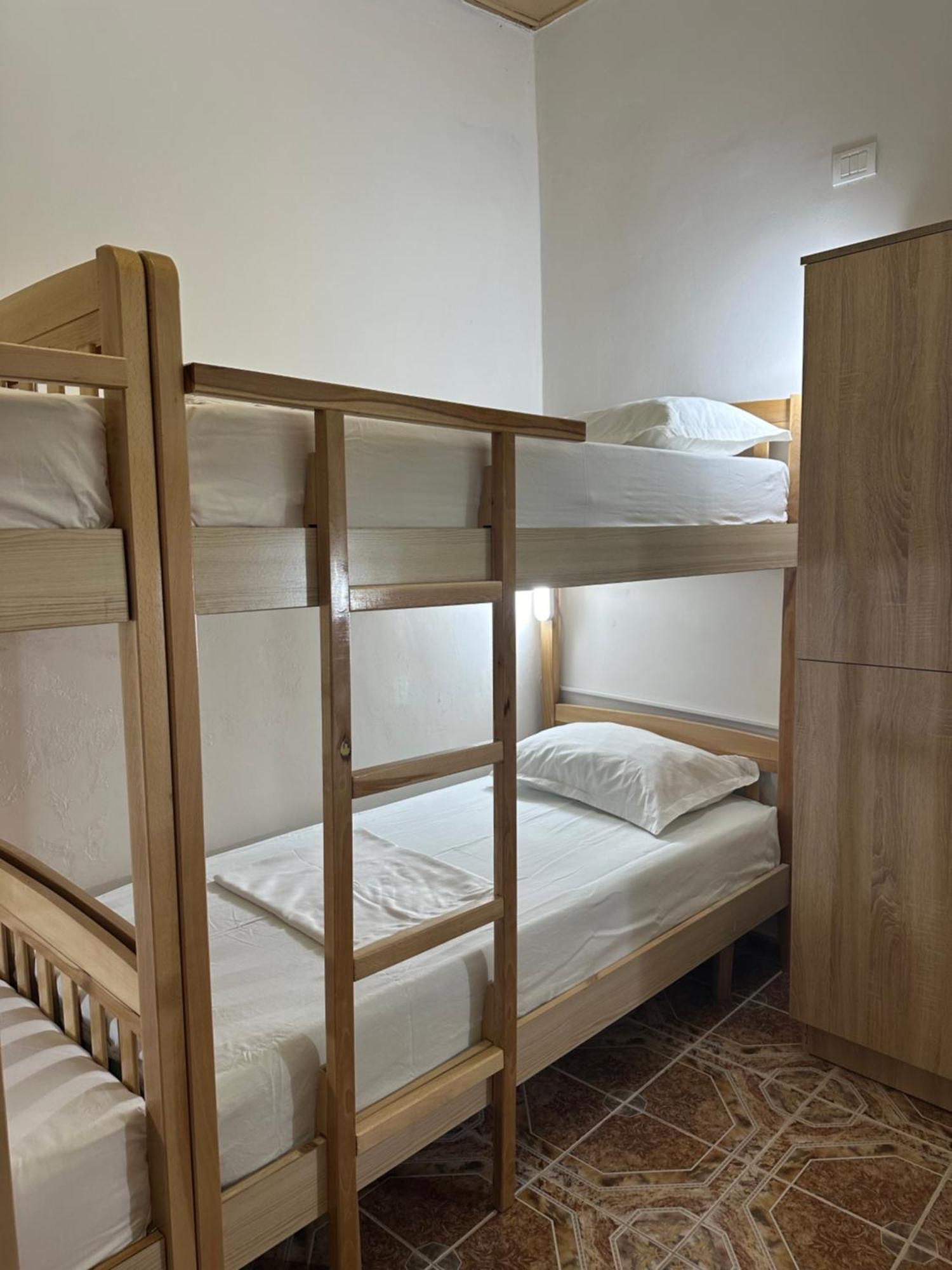 Tirana Lemon Breeze Hostel Bagian luar foto