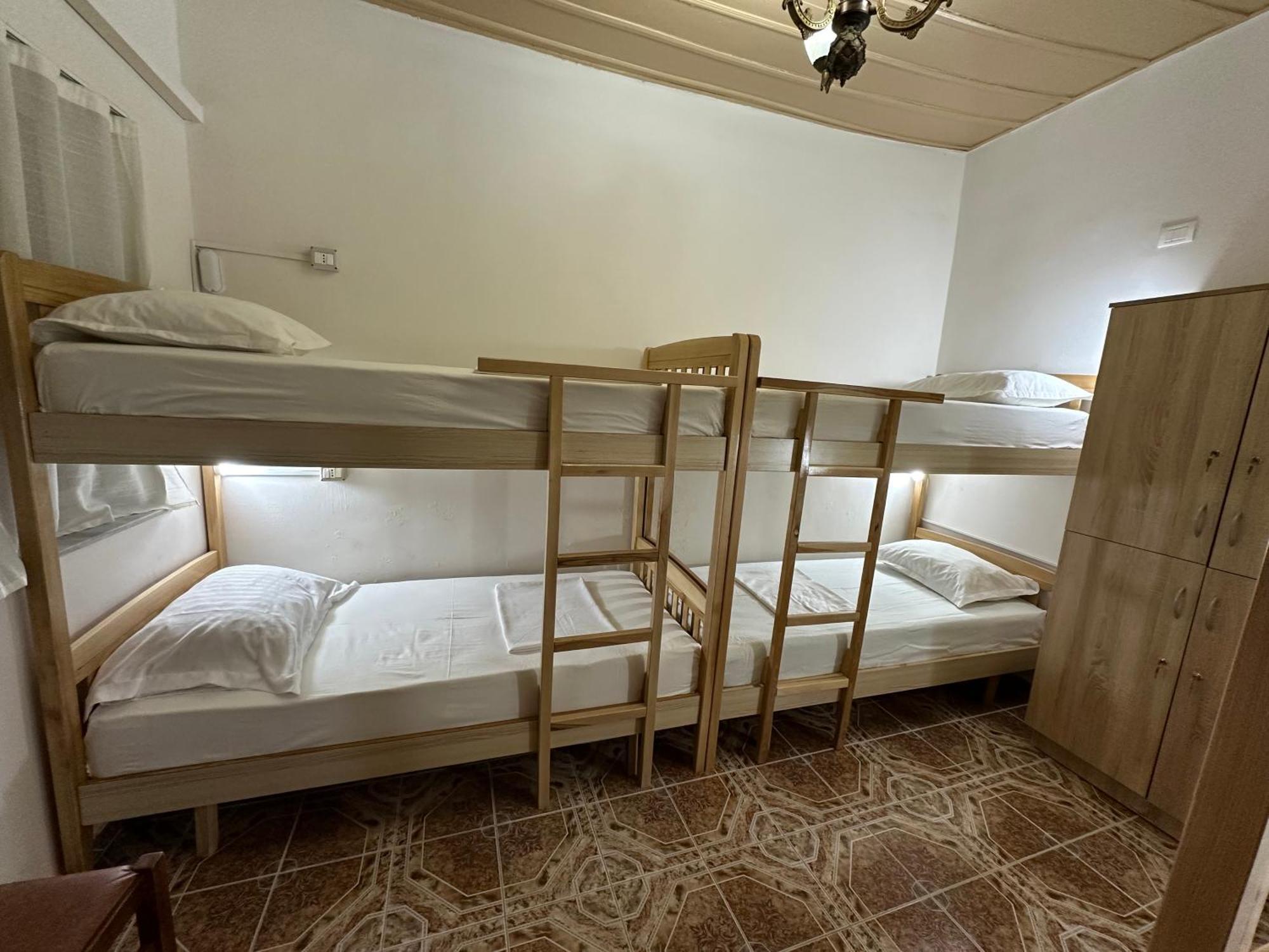 Tirana Lemon Breeze Hostel Bagian luar foto