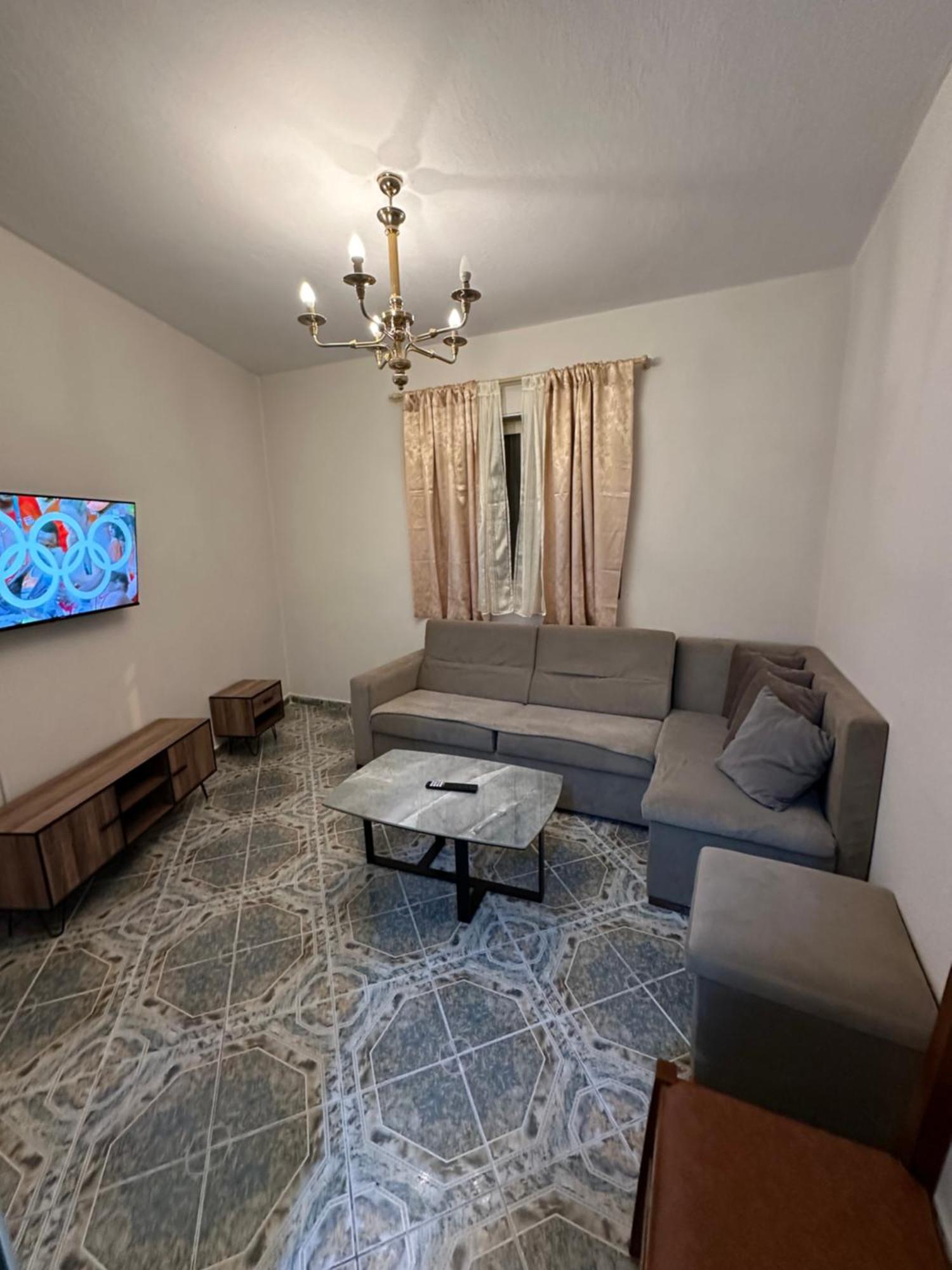 Tirana Lemon Breeze Hostel Bagian luar foto