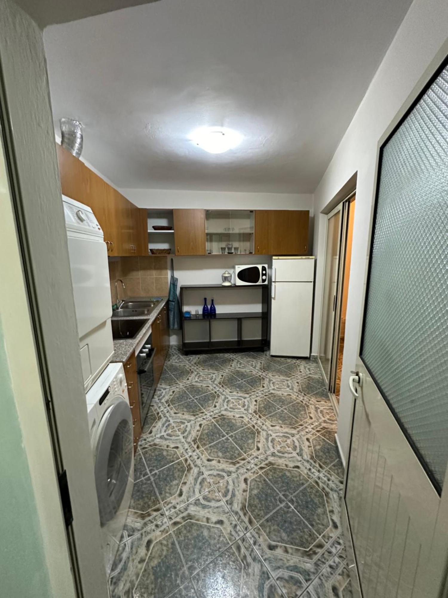 Tirana Lemon Breeze Hostel Bagian luar foto