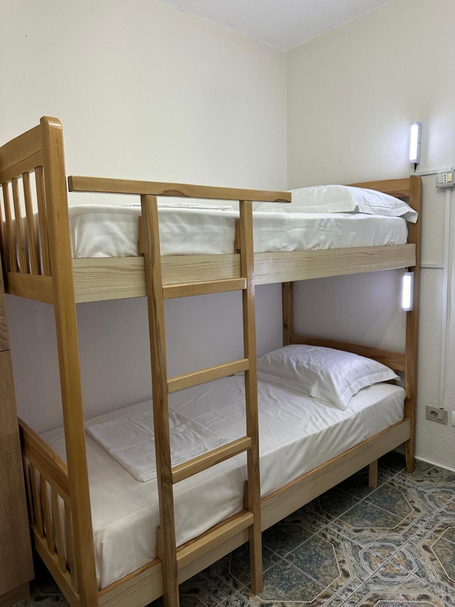 Tirana Lemon Breeze Hostel Bagian luar foto