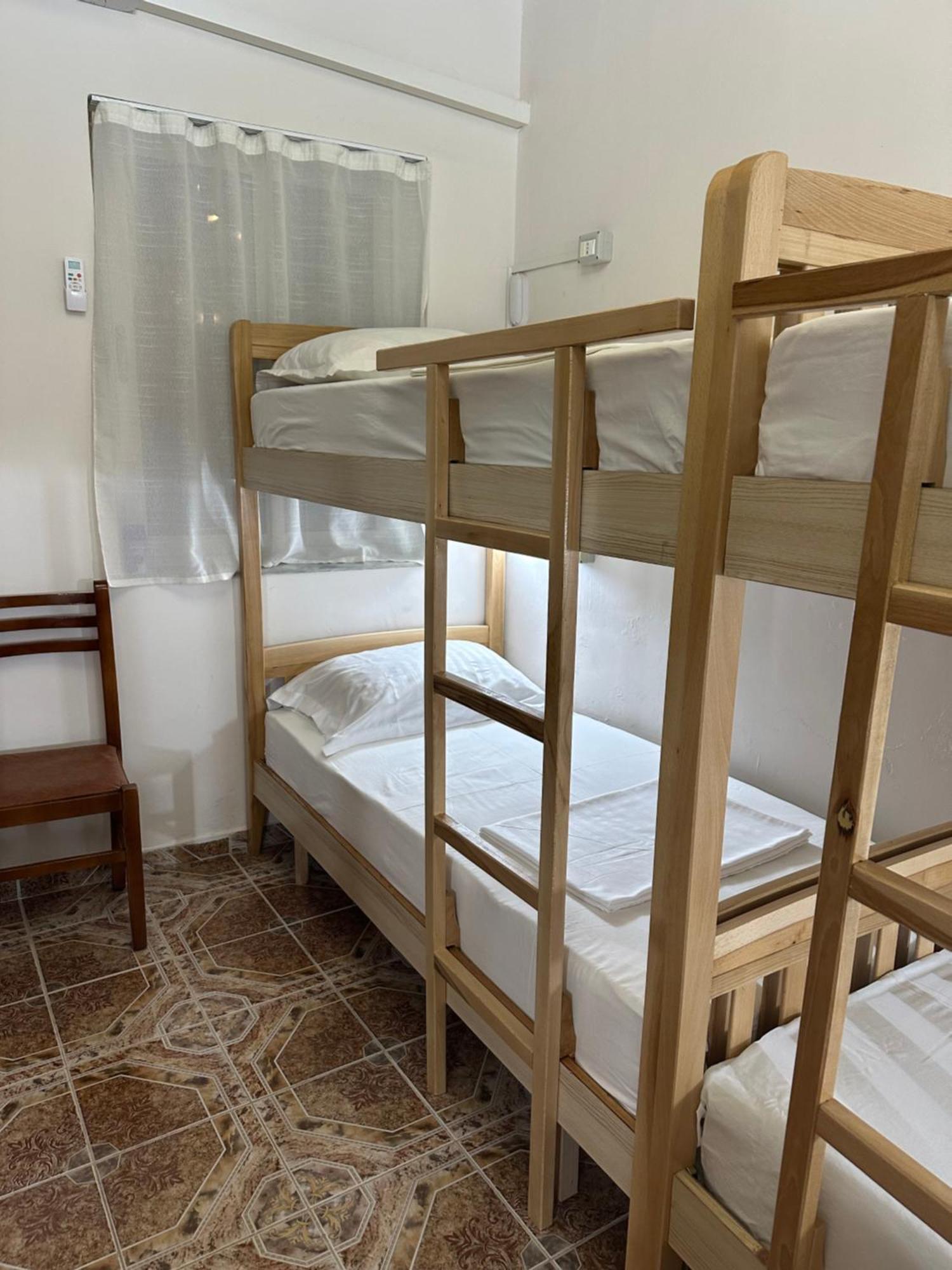 Tirana Lemon Breeze Hostel Bagian luar foto