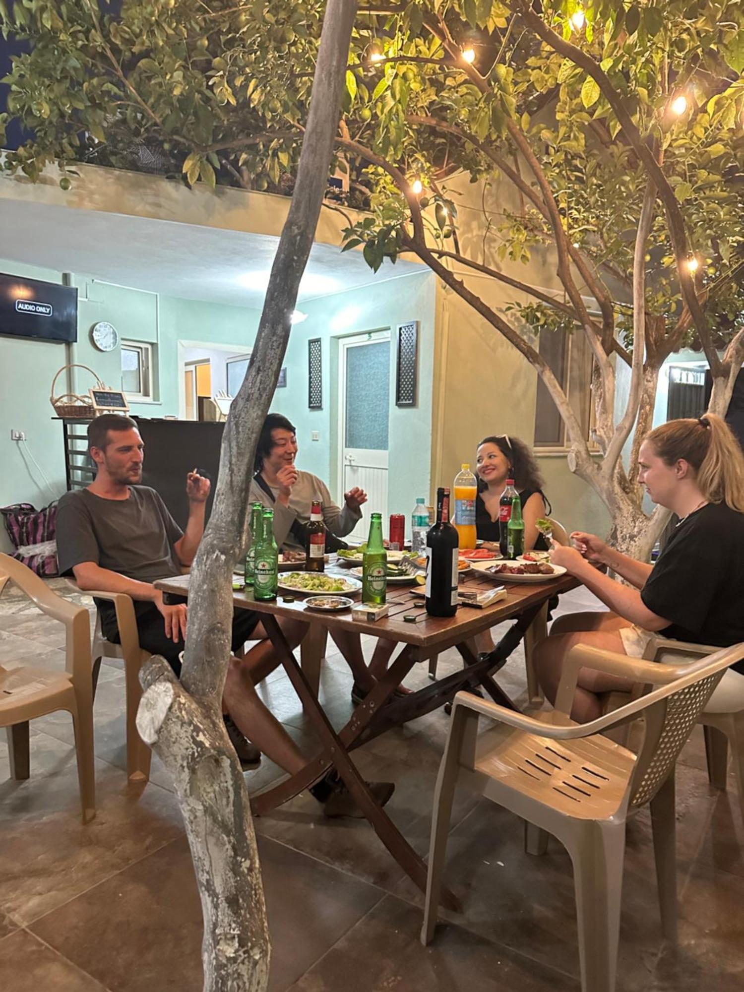 Tirana Lemon Breeze Hostel Bagian luar foto