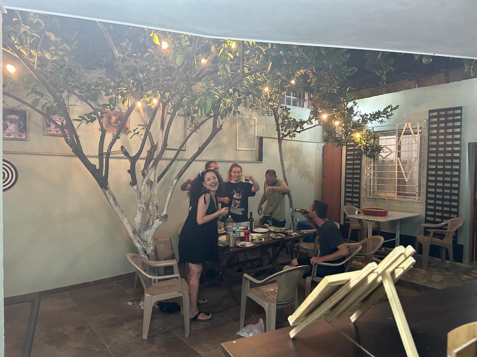 Tirana Lemon Breeze Hostel Bagian luar foto