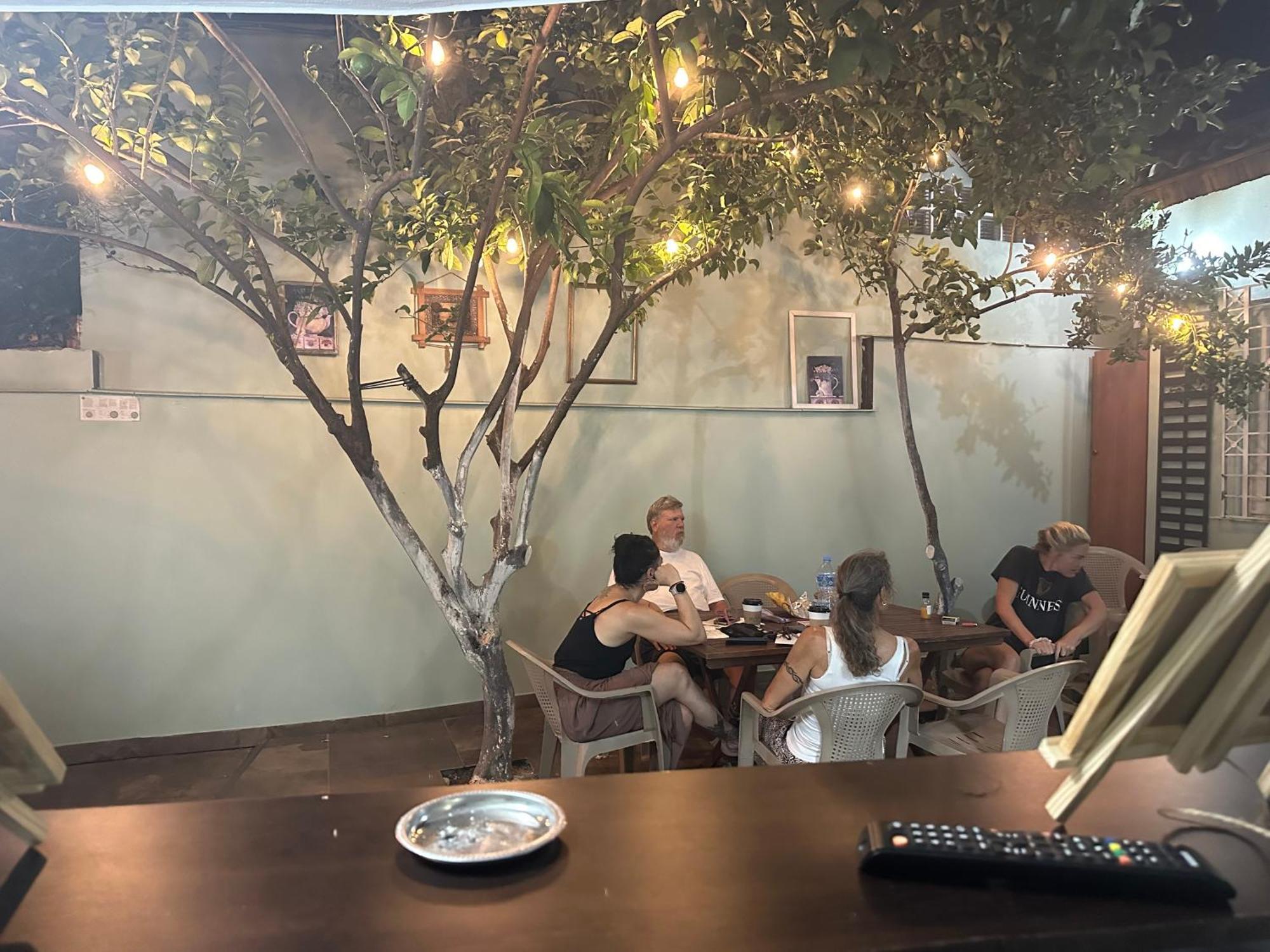 Tirana Lemon Breeze Hostel Bagian luar foto