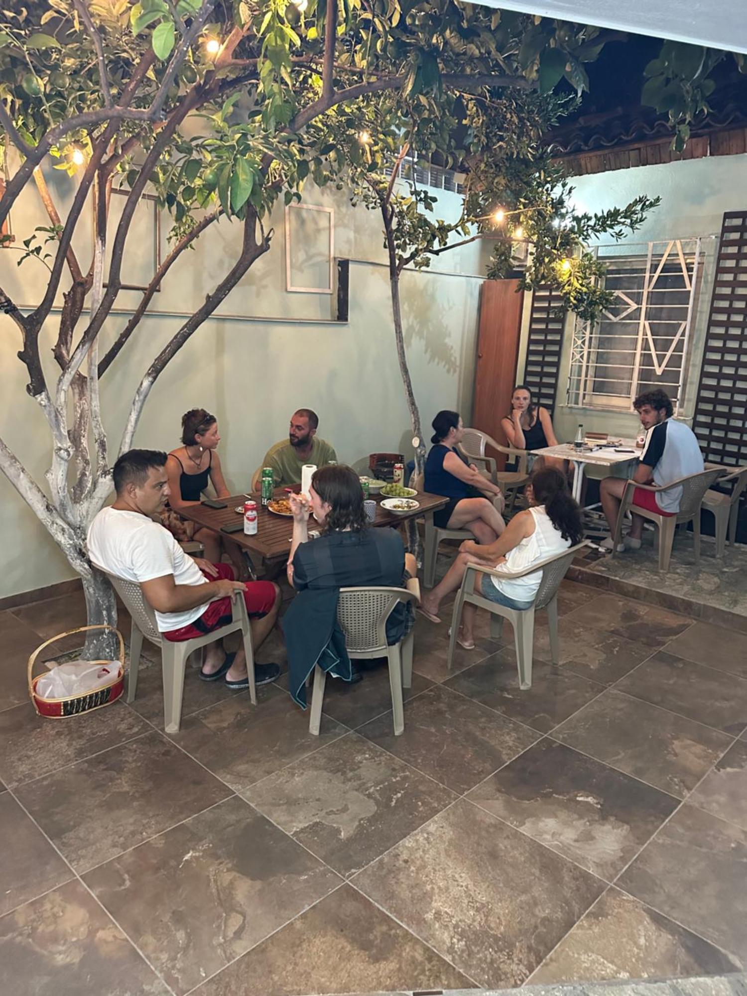 Tirana Lemon Breeze Hostel Bagian luar foto